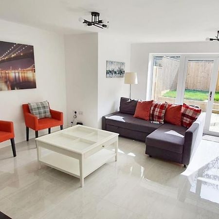 Walnut Flats-F2, 3-Bedroom With Garden & Patio - Ac, Parking, Netflix, Wifi - Close To Oxford, Bicester & Blenheim Palace Экстерьер фото