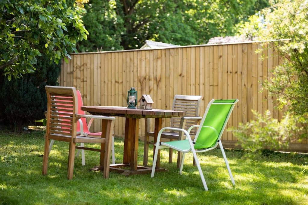 Walnut Flats-F2, 3-Bedroom With Garden & Patio - Ac, Parking, Netflix, Wifi - Close To Oxford, Bicester & Blenheim Palace Экстерьер фото