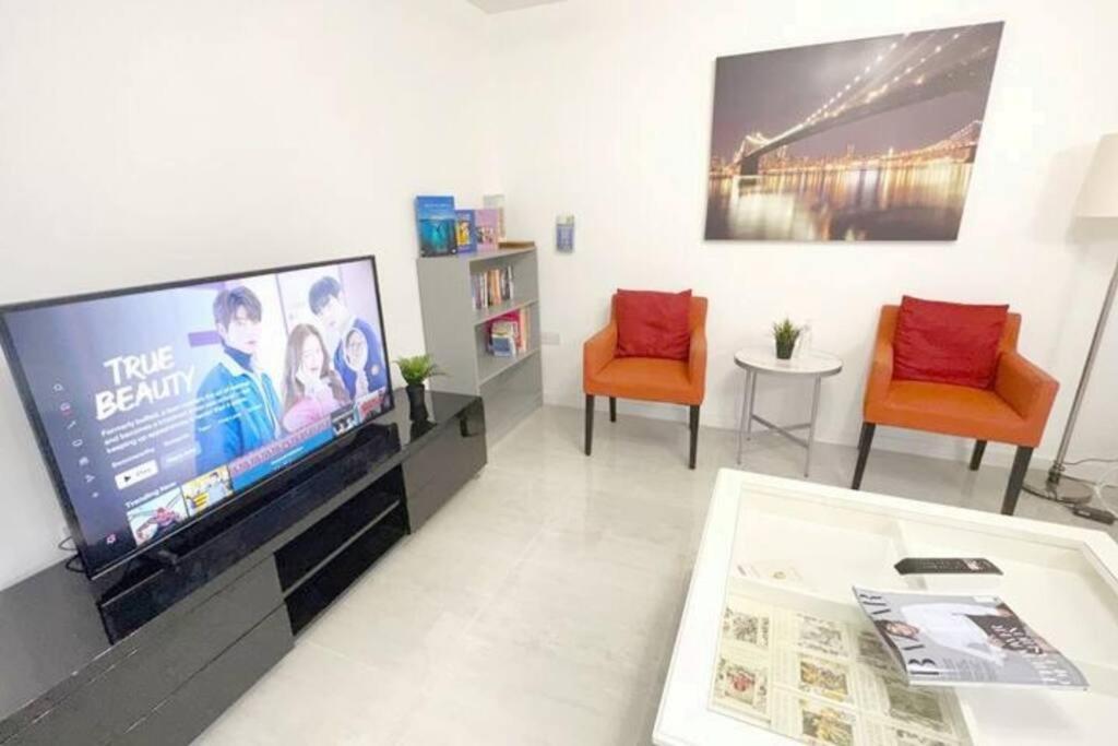 Walnut Flats-F2, 3-Bedroom With Garden & Patio - Ac, Parking, Netflix, Wifi - Close To Oxford, Bicester & Blenheim Palace Экстерьер фото