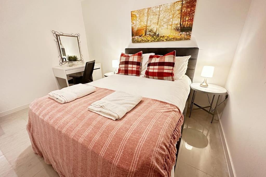 Walnut Flats-F2, 3-Bedroom With Garden & Patio - Ac, Parking, Netflix, Wifi - Close To Oxford, Bicester & Blenheim Palace Экстерьер фото